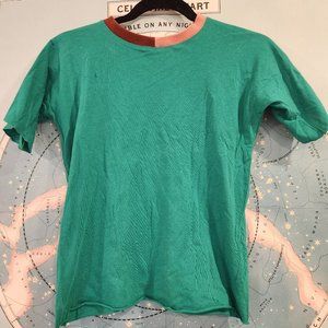 State the label Easy Tee in Recess Sz M